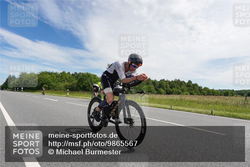21.06.2026 - Viking Triathlon Michael Burmester http://msf.ph/oto/9865567 21.06.2026 11:12:22 Radfahren 37, 208, 209, 218, 273, 359, 563, 610, 654 meine-sportfotos.de