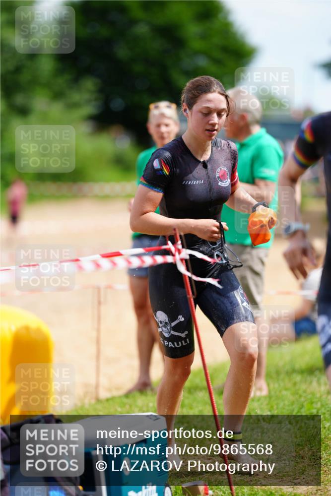 21.06.2026 - 29. Vierlanden-Triathlon LAZAROV Photography http://msf.ph/oto/9865568 21.06.2026 13:10:46 Schwimmen 1083, 1113, 1124, 1149, 1161 meine-sportfotos.de