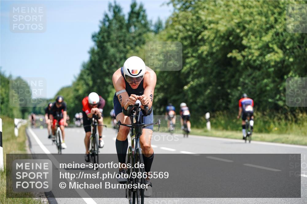 21.06.2026 - Viking Triathlon Michael Burmester http://msf.ph/oto/9865569 21.06.2026 11:59:18 Radfahren 47, 91, 173, 242, 276, 306, 311, 313, 379, 421, 441, 444, 444, 510, 524, 531, 536, 537, 638 meine-sportfotos.de