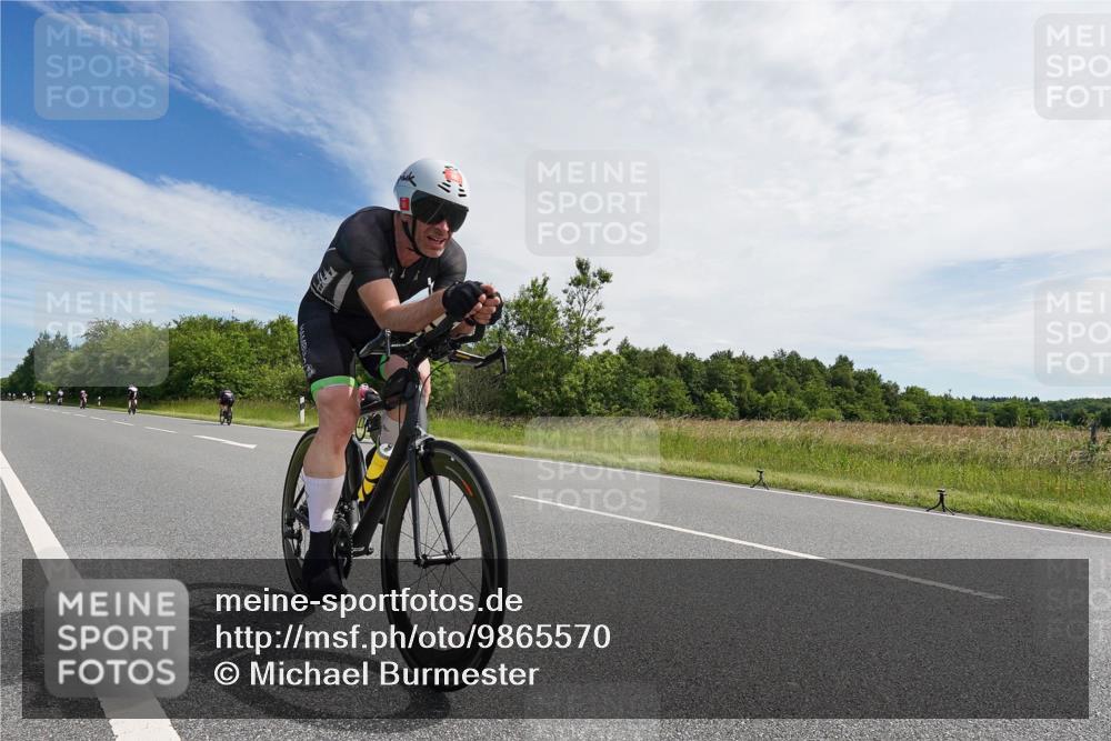 21.06.2026 - Viking Triathlon Michael Burmester http://msf.ph/oto/9865570 21.06.2026 11:12:25 Radfahren 37, 208, 209, 273, 359, 563, 610, 654 meine-sportfotos.de