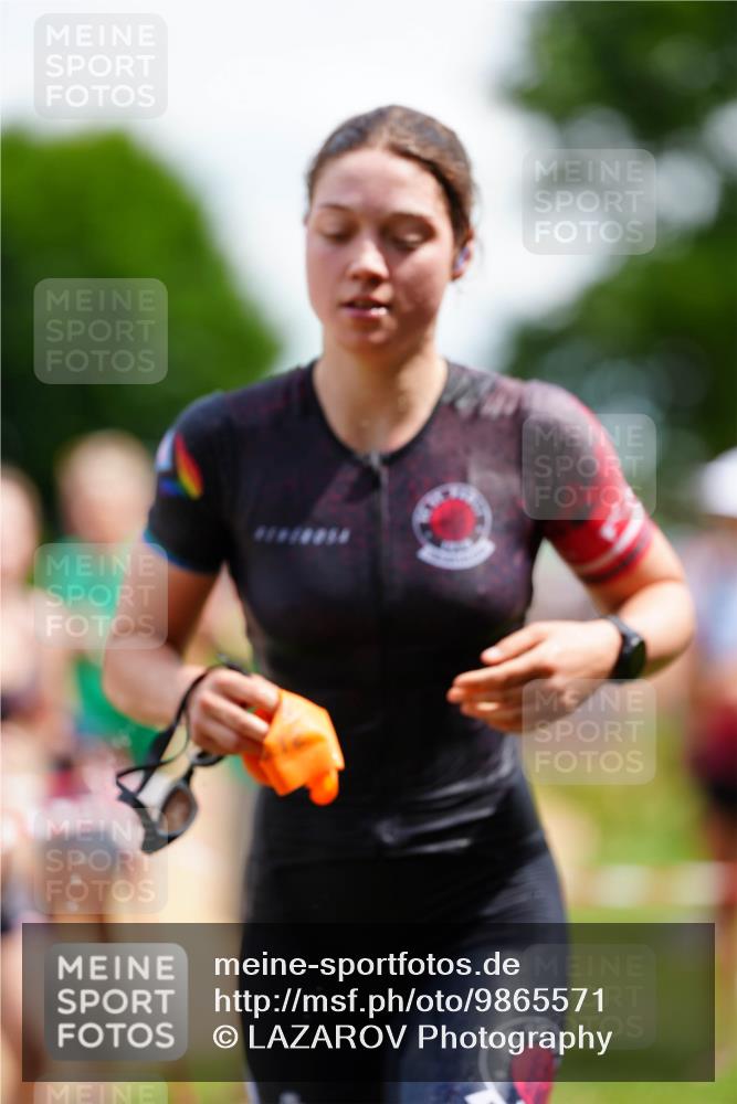 21.06.2026 - 29. Vierlanden-Triathlon LAZAROV Photography http://msf.ph/oto/9865571 21.06.2026 13:10:47 Schwimmen 1083, 1113, 1124, 1149, 1161 meine-sportfotos.de