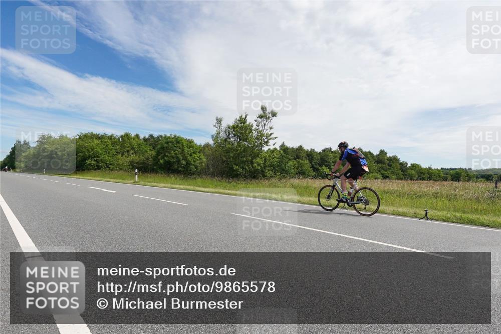 21.06.2026 - Viking Triathlon Michael Burmester http://msf.ph/oto/9865578 21.06.2026 11:13:30 Radfahren 27, 172, 287, 334, 353, 358, 358, 510, 540, 540, 555, 658 meine-sportfotos.de