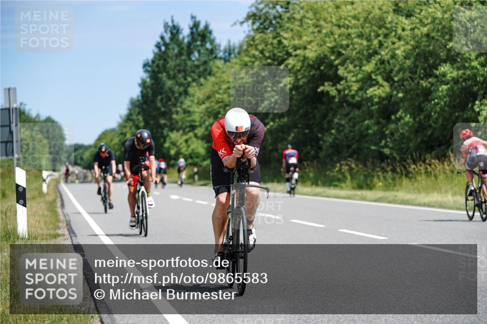 21.06.2026 - Viking Triathlon Michael Burmester http://msf.ph/oto/9865583 21.06.2026 11:59:19 Radfahren 47, 91, 173, 242, 276, 306, 311, 313, 379, 421, 441, 444, 444, 510, 524, 531, 536, 537, 638 meine-sportfotos.de