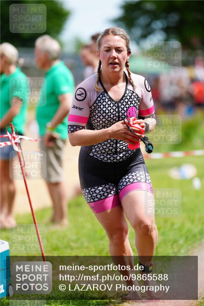 21.06.2026 - 29. Vierlanden-Triathlon LAZAROV Photography http://msf.ph/oto/9865588 21.06.2026 13:11:03 Schwimmen 1105, 1120 meine-sportfotos.de