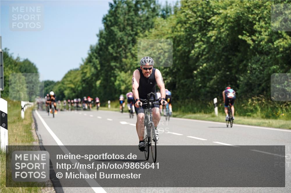21.06.2026 - Viking Triathlon Michael Burmester http://msf.ph/oto/9865641 21.06.2026 11:59:35 Radfahren 91, 173, 222, 268, 273, 306, 313, 350, 357, 440, 510, 576 meine-sportfotos.de
