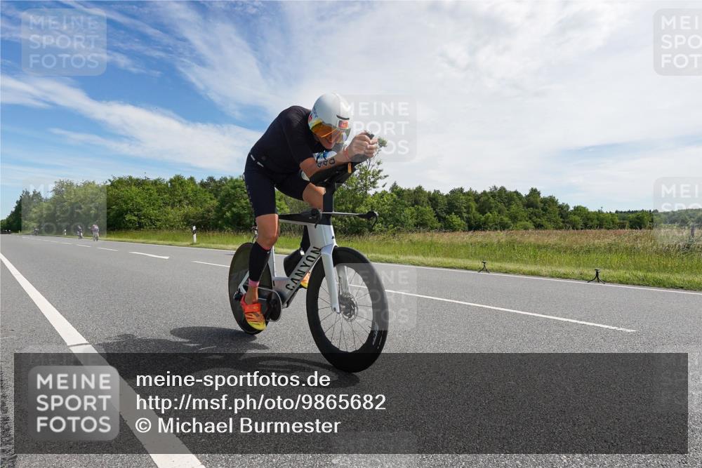 21.06.2026 - Viking Triathlon Michael Burmester http://msf.ph/oto/9865682 21.06.2026 11:18:45 Radfahren 42, 207, 252, 335, 434, 440, 483, 495, 524, 613, 613, 629 meine-sportfotos.de