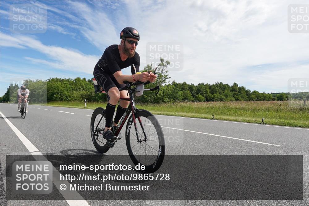 21.06.2026 - Viking Triathlon Michael Burmester http://msf.ph/oto/9865728 21.06.2026 11:19:08 Radfahren 1, 4, 13, 47, 221, 242, 295, 311, 372, 378, 449, 495, 536, 537, 541, 576, 623, 629 meine-sportfotos.de