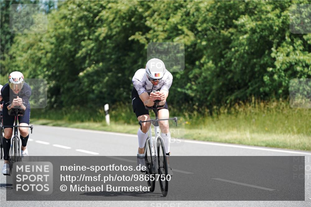 21.06.2026 - Viking Triathlon Michael Burmester http://msf.ph/oto/9865750 21.06.2026 12:01:05 Radfahren 30, 43, 82, 155, 170, 260, 260, 317, 323, 343, 366, 390, 391, 472, 548, 554, 555, 646 meine-sportfotos.de