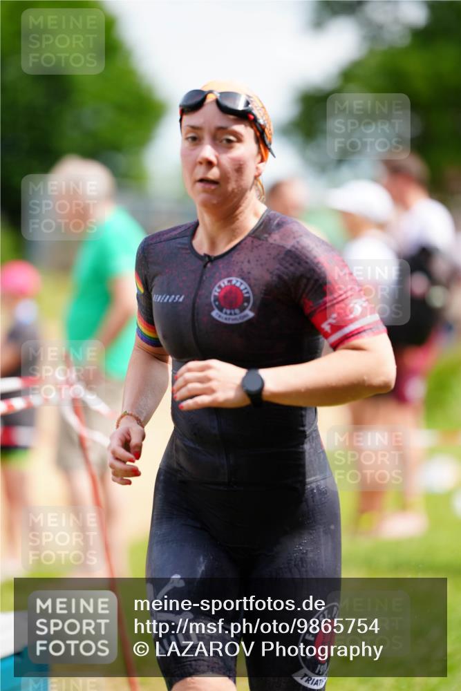 21.06.2026 - 29. Vierlanden-Triathlon LAZAROV Photography http://msf.ph/oto/9865754 21.06.2026 13:12:33 Schwimmen 1107, 1112, 1162, 1163 meine-sportfotos.de