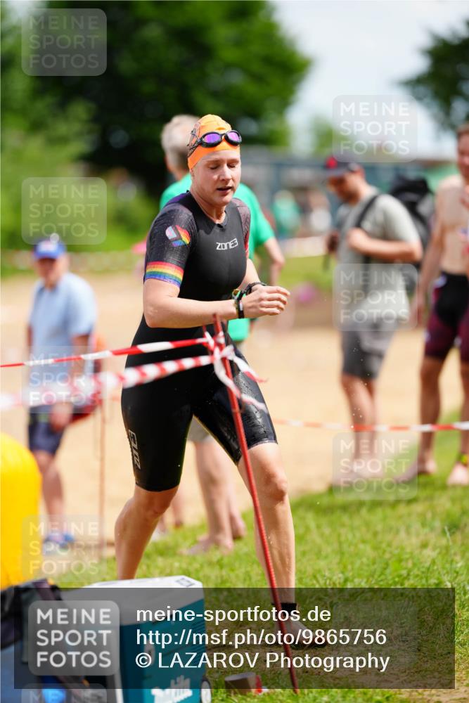 21.06.2026 - 29. Vierlanden-Triathlon LAZAROV Photography http://msf.ph/oto/9865756 21.06.2026 13:12:36 Schwimmen 1107, 1112, 1162, 1163 meine-sportfotos.de