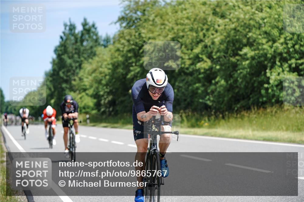 21.06.2026 - Viking Triathlon Michael Burmester http://msf.ph/oto/9865767 21.06.2026 12:01:07 Radfahren 30, 43, 82, 155, 170, 260, 260, 317, 323, 343, 366, 390, 391, 472, 548, 554, 555, 646 meine-sportfotos.de