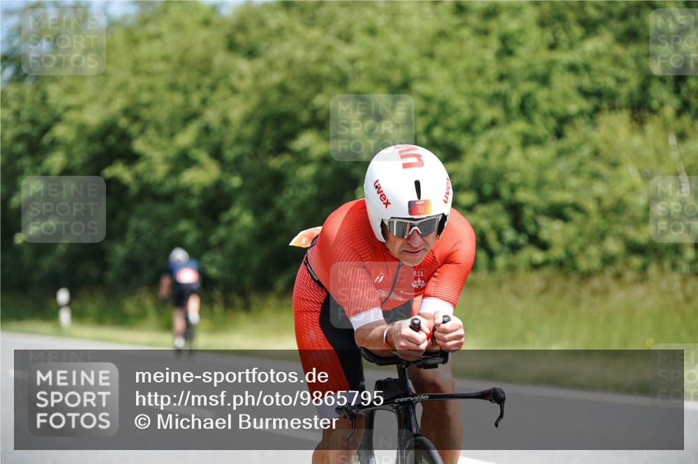 21.06.2026 - Viking Triathlon Michael Burmester http://msf.ph/oto/9865795 21.06.2026 12:01:10 Radfahren 30, 43, 82, 155, 260, 323, 343, 390, 391, 472, 548, 555, 646 meine-sportfotos.de