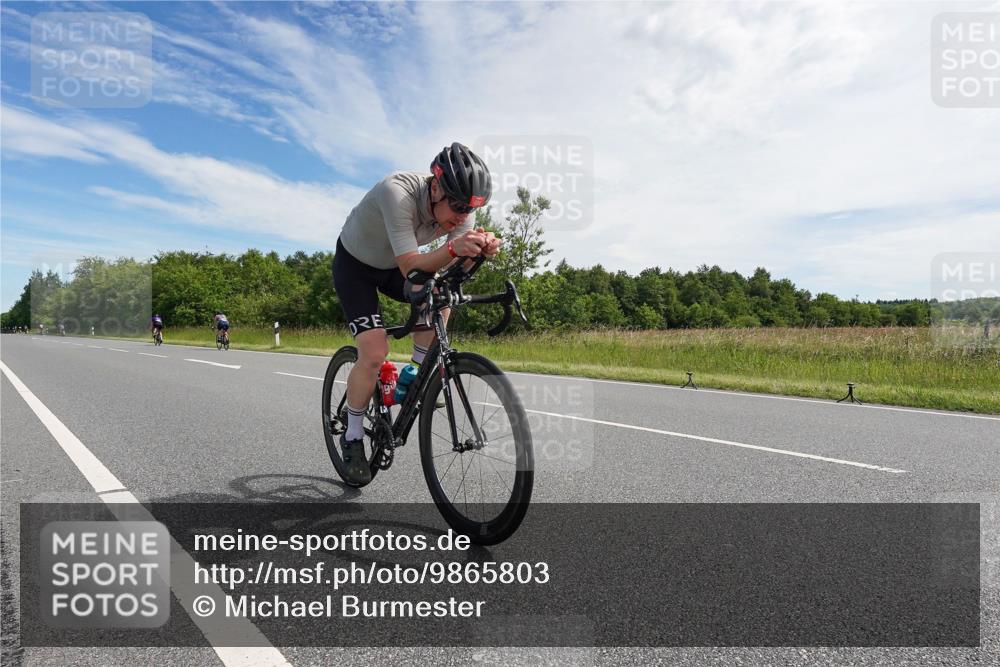 21.06.2026 - Viking Triathlon Michael Burmester http://msf.ph/oto/9865803 21.06.2026 11:19:48 Radfahren 30, 115, 250, 257, 291, 297, 297, 323, 332, 346, 551, 604 meine-sportfotos.de