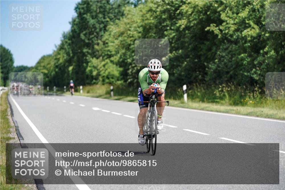 21.06.2026 - Viking Triathlon Michael Burmester http://msf.ph/oto/9865815 21.06.2026 12:01:23 Radfahren 13, 171, 196, 390, 472, 540, 555, 646, 648 meine-sportfotos.de