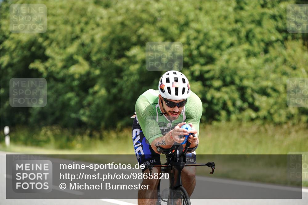 21.06.2026 - Viking Triathlon Michael Burmester http://msf.ph/oto/9865820 21.06.2026 12:01:24 Radfahren 13, 171, 196, 390, 472, 540, 555, 646, 648 meine-sportfotos.de