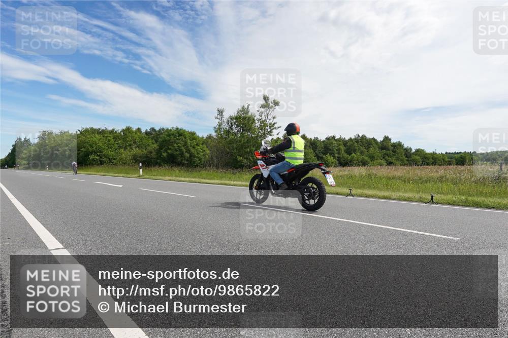 21.06.2026 - Viking Triathlon Michael Burmester http://msf.ph/oto/9865822 21.06.2026 11:20:01 Radfahren 30, 115, 115, 249, 250, 250, 257, 297, 323, 332, 343, 625 meine-sportfotos.de
