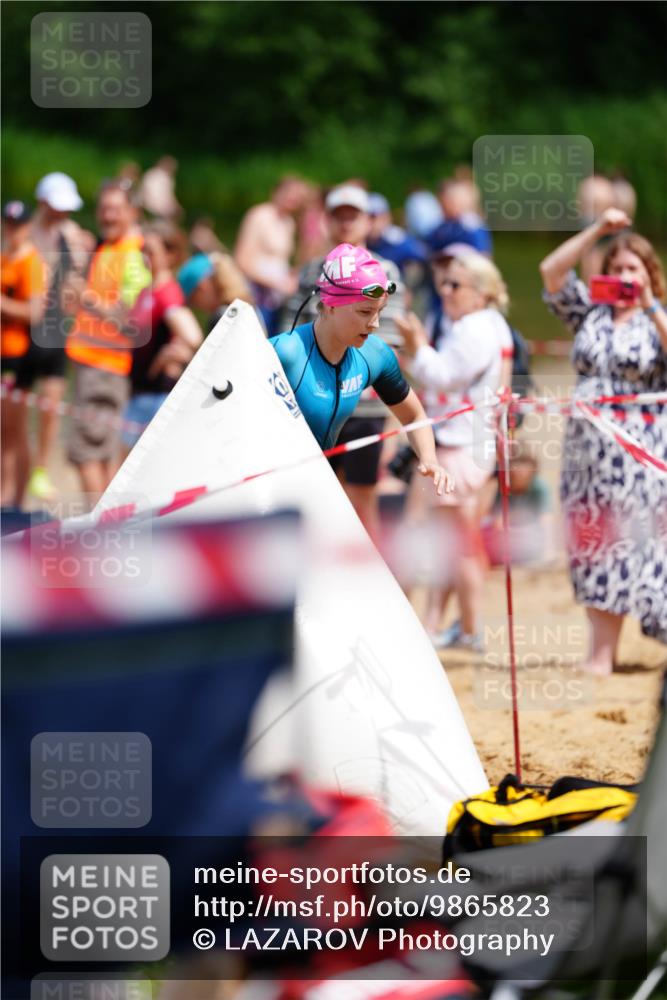 21.06.2026 - 29. Vierlanden-Triathlon LAZAROV Photography http://msf.ph/oto/9865823 21.06.2026 13:14:23 Schwimmen 1142, 1144 meine-sportfotos.de