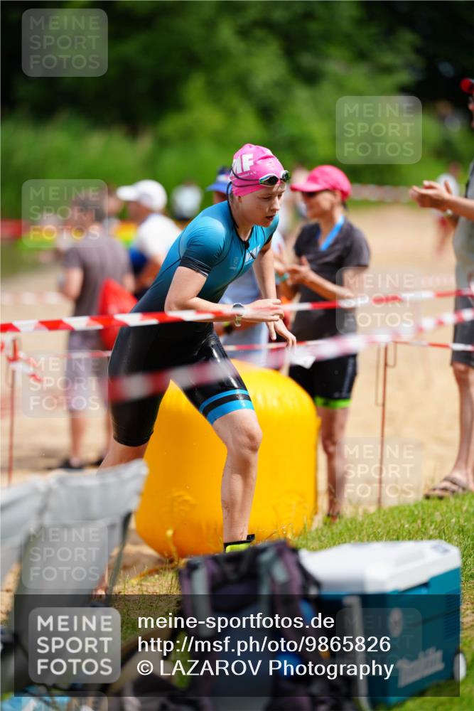 21.06.2026 - 29. Vierlanden-Triathlon LAZAROV Photography http://msf.ph/oto/9865826 21.06.2026 13:14:24 Schwimmen 1142, 1144 meine-sportfotos.de