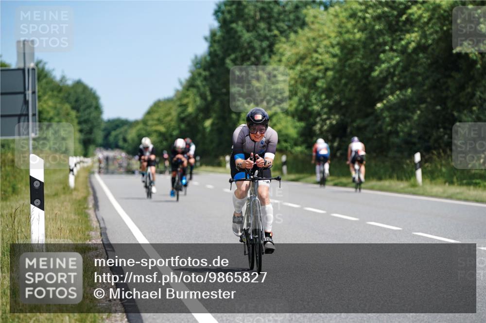 21.06.2026 - Viking Triathlon Michael Burmester http://msf.ph/oto/9865827 21.06.2026 12:01:36 Radfahren 13, 171, 196, 206, 322, 540, 648 meine-sportfotos.de