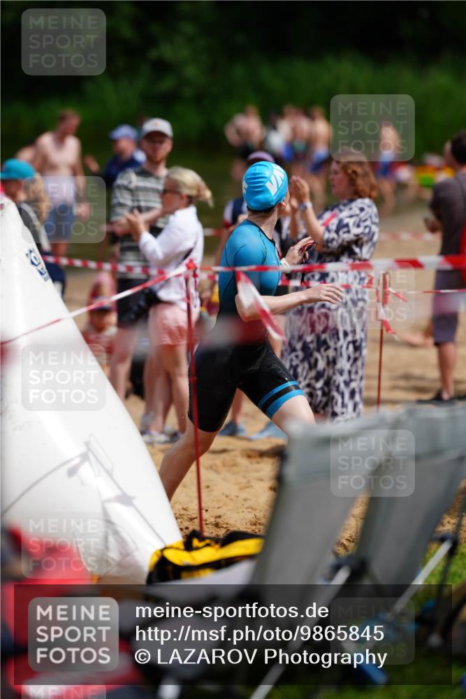21.06.2026 - 29. Vierlanden-Triathlon LAZAROV Photography http://msf.ph/oto/9865845 21.06.2026 13:15:01 Schwimmen 1137, 1160 meine-sportfotos.de