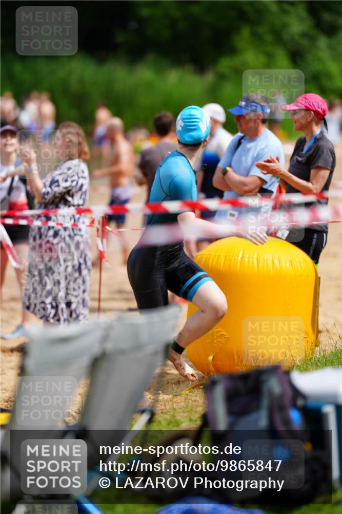 21.06.2026 - 29. Vierlanden-Triathlon LAZAROV Photography http://msf.ph/oto/9865847 21.06.2026 13:15:02 Schwimmen 1137, 1160 meine-sportfotos.de