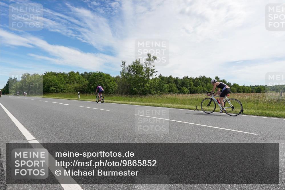 21.06.2026 - Viking Triathlon Michael Burmester http://msf.ph/oto/9865852 21.06.2026 11:20:17 Radfahren 2, 19, 21, 73, 98, 115, 126, 238, 250, 509, 532, 625 meine-sportfotos.de