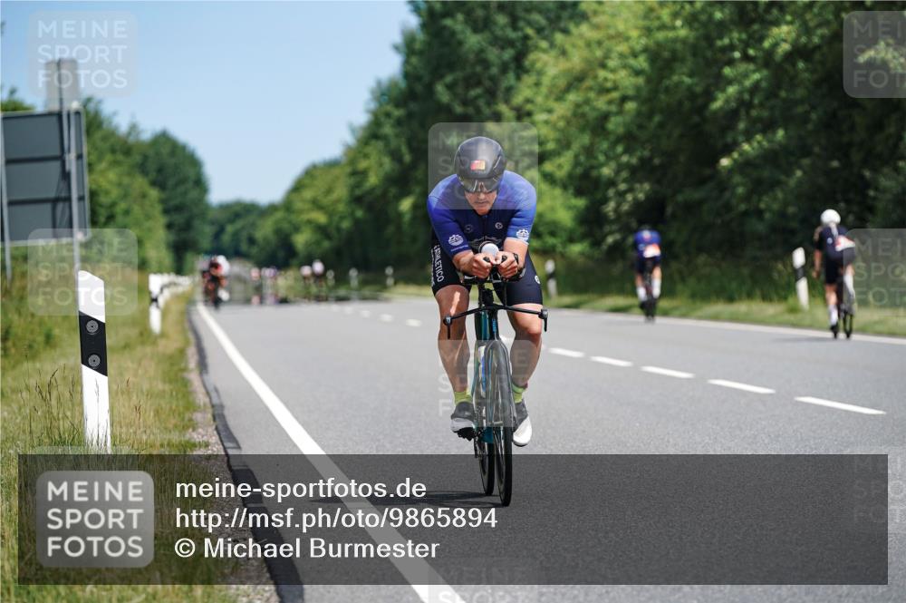 21.06.2026 - Viking Triathlon Michael Burmester http://msf.ph/oto/9865894 21.06.2026 12:02:29 Radfahren 46, 51, 57, 100, 144, 374, 395, 425, 445, 509, 661 meine-sportfotos.de