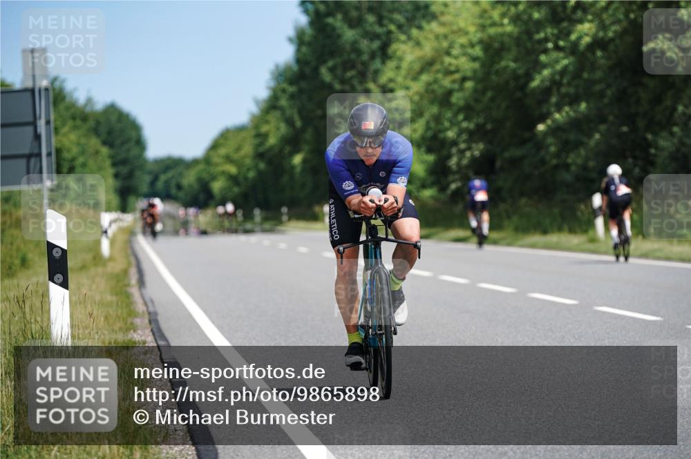 21.06.2026 - Viking Triathlon Michael Burmester http://msf.ph/oto/9865898 21.06.2026 12:02:29 Radfahren 46, 51, 57, 100, 144, 374, 395, 425, 445, 509, 661 meine-sportfotos.de