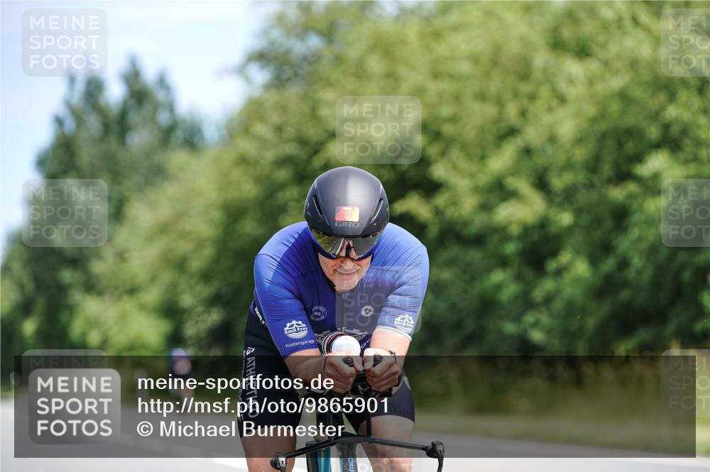 21.06.2026 - Viking Triathlon Michael Burmester http://msf.ph/oto/9865901 21.06.2026 12:02:30 Radfahren 46, 51, 57, 100, 119, 144, 169, 374, 395, 425, 445, 509, 661 meine-sportfotos.de
