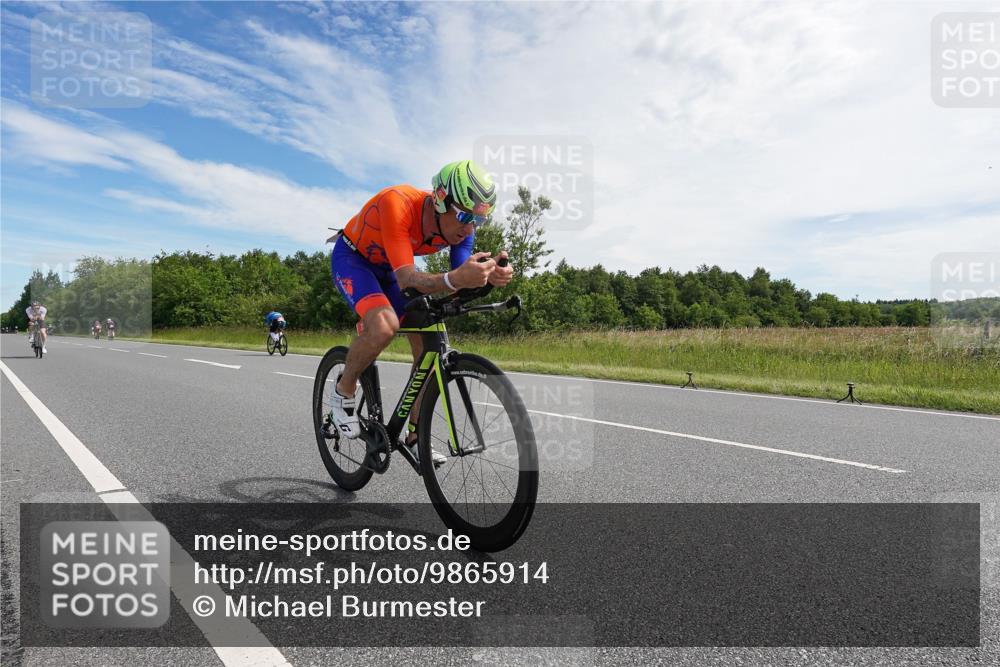 21.06.2026 - Viking Triathlon Michael Burmester http://msf.ph/oto/9865914 21.06.2026 11:20:43 Radfahren 100, 102, 170, 200, 237, 391, 404, 498, 561, 568 meine-sportfotos.de