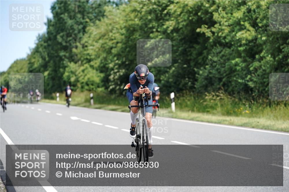 21.06.2026 - Viking Triathlon Michael Burmester http://msf.ph/oto/9865930 21.06.2026 12:02:44 Radfahren 17, 46, 57, 100, 119, 127, 144, 169, 280, 395, 425, 445, 527, 561, 644, 658, 661 meine-sportfotos.de