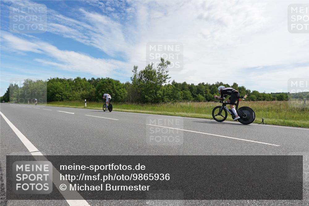 21.06.2026 - Viking Triathlon Michael Burmester http://msf.ph/oto/9865936 21.06.2026 11:21:02 Radfahren 7, 7, 25, 283, 307, 342, 374, 433, 517, 547, 575, 606, 667 meine-sportfotos.de
