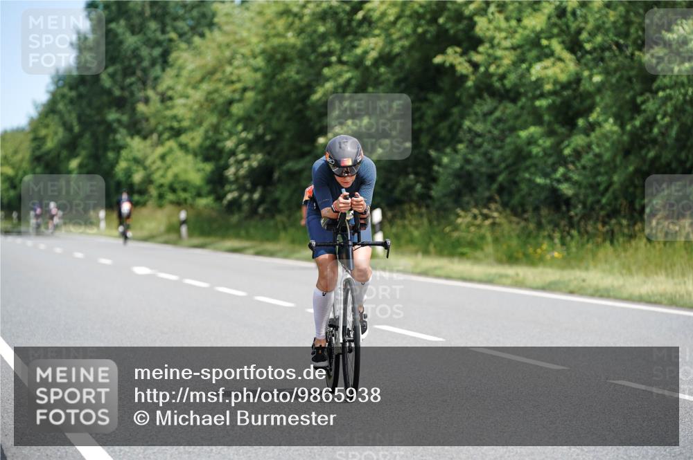 21.06.2026 - Viking Triathlon Michael Burmester http://msf.ph/oto/9865938 21.06.2026 12:02:45 Radfahren 17, 46, 57, 100, 119, 127, 144, 169, 280, 395, 425, 445, 527, 561, 644, 658, 661 meine-sportfotos.de