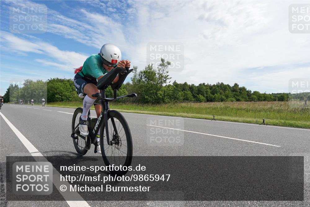 21.06.2026 - Viking Triathlon Michael Burmester http://msf.ph/oto/9865947 21.06.2026 11:21:07 Radfahren 7, 7, 25, 283, 307, 342, 374, 380, 433, 517, 547, 575, 606, 667 meine-sportfotos.de