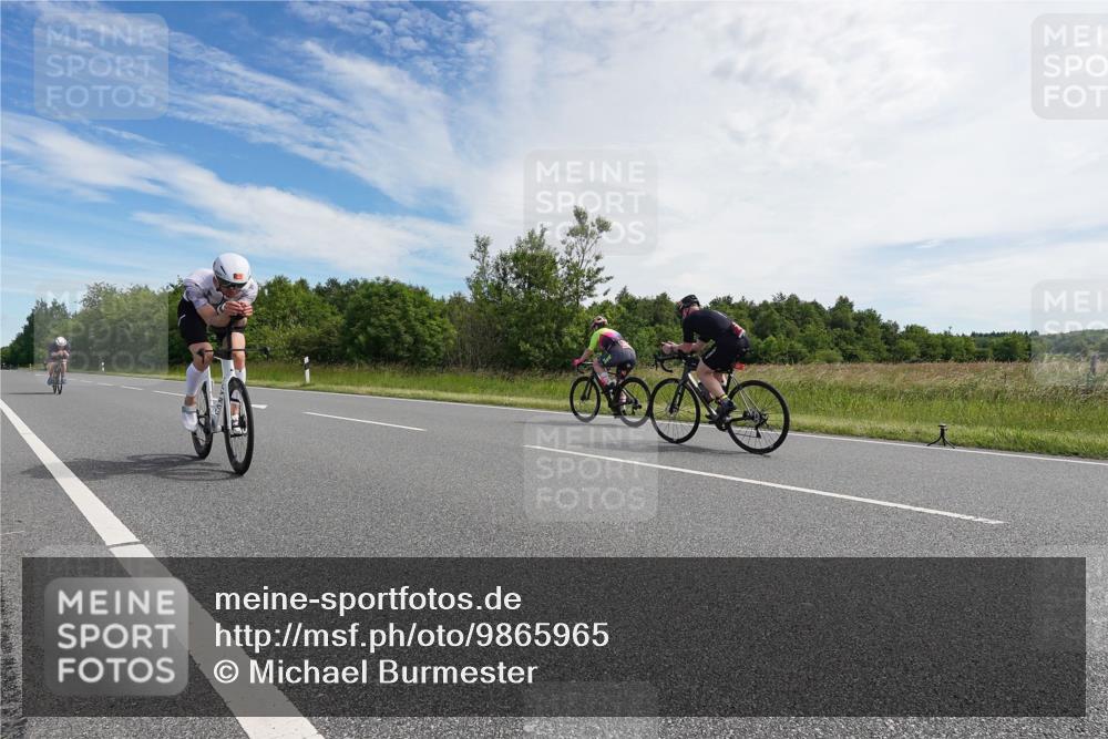 21.06.2026 - Viking Triathlon Michael Burmester http://msf.ph/oto/9865965 21.06.2026 11:21:31 Radfahren 24, 40, 43, 51, 76, 76, 82, 171, 203, 285, 298, 328, 365, 427, 433, 648 meine-sportfotos.de