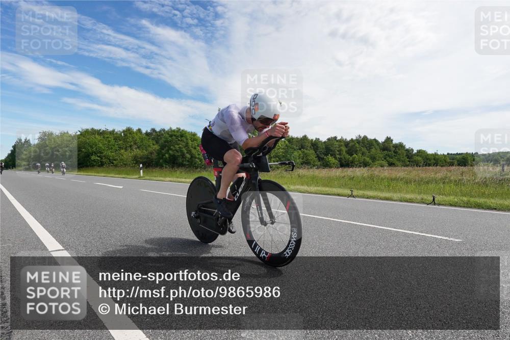 21.06.2026 - Viking Triathlon Michael Burmester http://msf.ph/oto/9865986 21.06.2026 11:21:36 Radfahren 24, 40, 43, 51, 76, 76, 82, 171, 203, 285, 298, 328, 427, 640, 648 meine-sportfotos.de