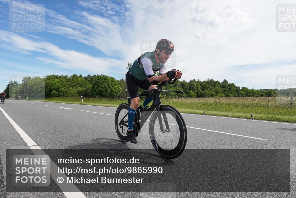 21.06.2026 - Viking Triathlon Michael Burmester http://msf.ph/oto/9865990 21.06.2026 11:21:40 Radfahren 24, 40, 51, 76, 171, 203, 285, 298, 328, 640, 648 meine-sportfotos.de