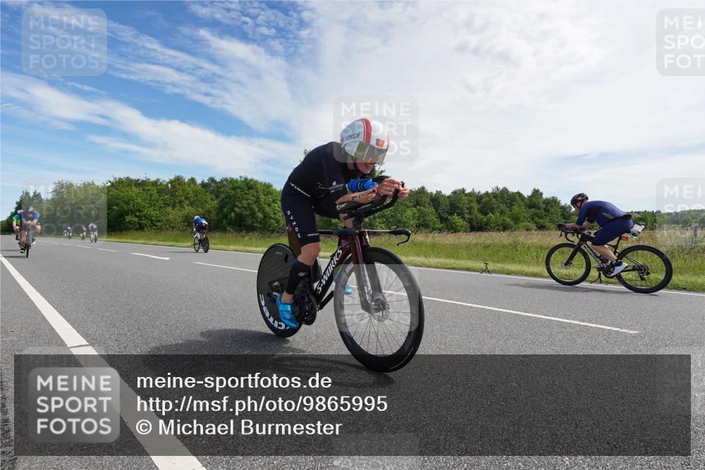 21.06.2026 - Viking Triathlon Michael Burmester http://msf.ph/oto/9865995 21.06.2026 11:21:45 Radfahren 24, 26, 40, 51, 76, 171, 203, 269, 298, 328, 640, 648 meine-sportfotos.de