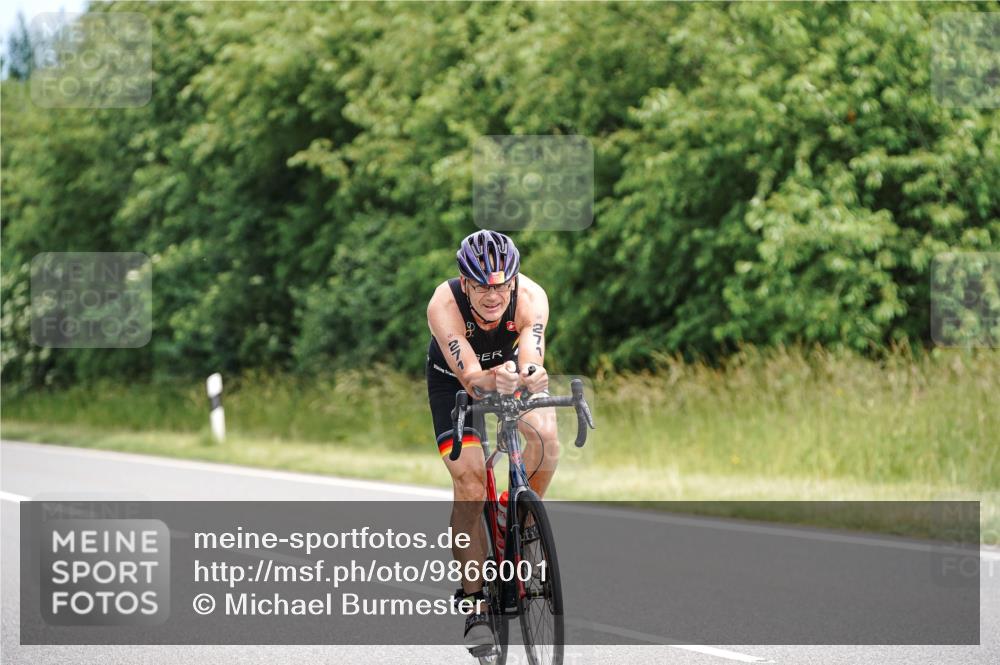 21.06.2026 - Viking Triathlon Michael Burmester http://msf.ph/oto/9866001 21.06.2026 12:03:16 Radfahren 65, 74, 102, 103, 161, 176, 238, 247, 270, 270, 271, 271, 426, 565, 569, 606, 631 meine-sportfotos.de