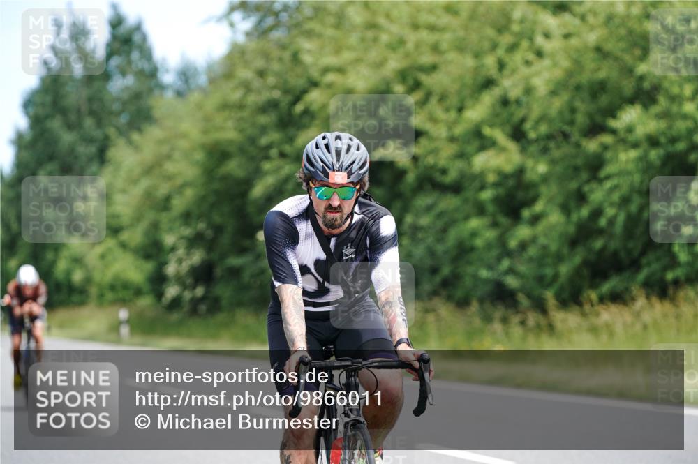21.06.2026 - Viking Triathlon Michael Burmester http://msf.ph/oto/9866011 21.06.2026 12:03:17 Radfahren 65, 74, 102, 103, 161, 176, 238, 247, 257, 270, 270, 271, 271, 426, 565, 569, 606, 631 meine-sportfotos.de