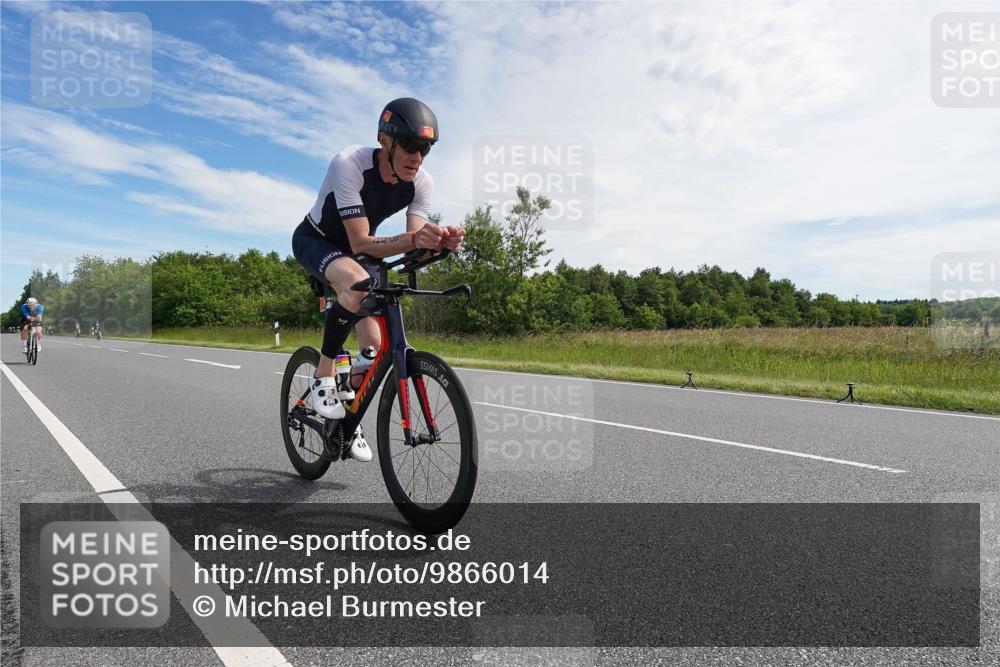 21.06.2026 - Viking Triathlon Michael Burmester http://msf.ph/oto/9866014 21.06.2026 11:21:56 Radfahren 26, 92, 178, 194, 205, 269, 603, 640, 652 meine-sportfotos.de