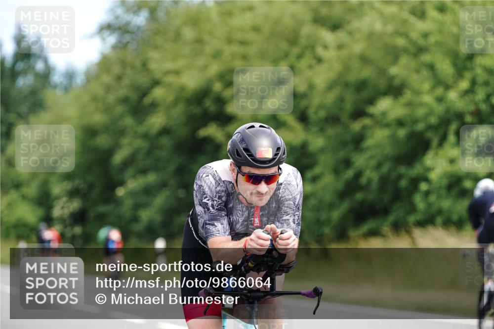 21.06.2026 - Viking Triathlon Michael Burmester http://msf.ph/oto/9866064 21.06.2026 12:03:28 Radfahren 65, 66, 74, 101, 102, 103, 161, 176, 194, 238, 247, 257, 261, 270, 270, 271, 287, 331, 426, 463, 475, 565, 569, 606, 631 meine-sportfotos.de