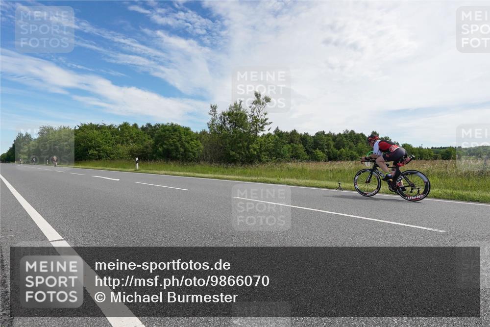 21.06.2026 - Viking Triathlon Michael Burmester http://msf.ph/oto/9866070 21.06.2026 11:22:54 Radfahren 61, 144, 305, 465, 467, 471, 548, 621 meine-sportfotos.de