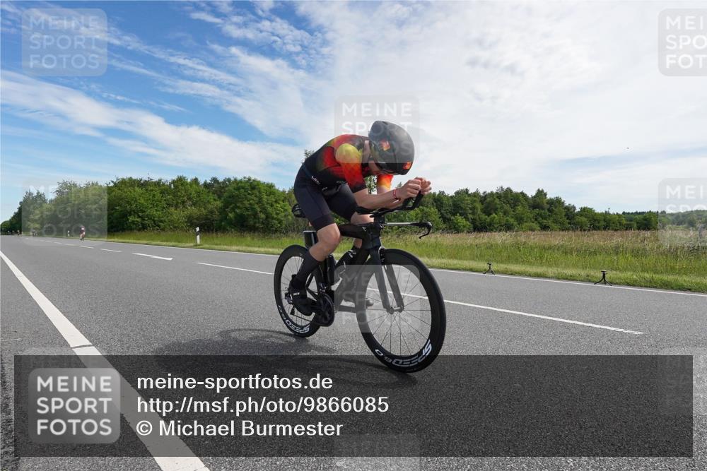 21.06.2026 - Viking Triathlon Michael Burmester http://msf.ph/oto/9866085 21.06.2026 11:23:08 Radfahren 61, 135, 144, 184, 465, 467, 471, 471, 548 meine-sportfotos.de