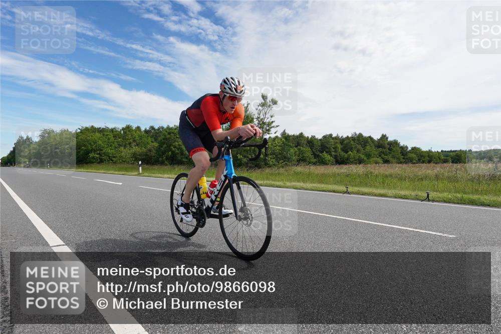21.06.2026 - Viking Triathlon Michael Burmester http://msf.ph/oto/9866098 21.06.2026 11:23:35 Radfahren 8, 90, 97, 118, 425, 443, 538, 556, 557, 566, 622 meine-sportfotos.de