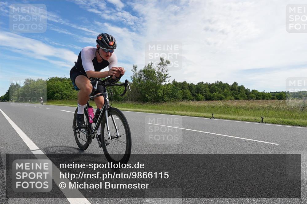 21.06.2026 - Viking Triathlon Michael Burmester http://msf.ph/oto/9866115 21.06.2026 11:23:40 Radfahren 8, 90, 97, 219, 407, 443, 538, 556, 557, 566, 622 meine-sportfotos.de