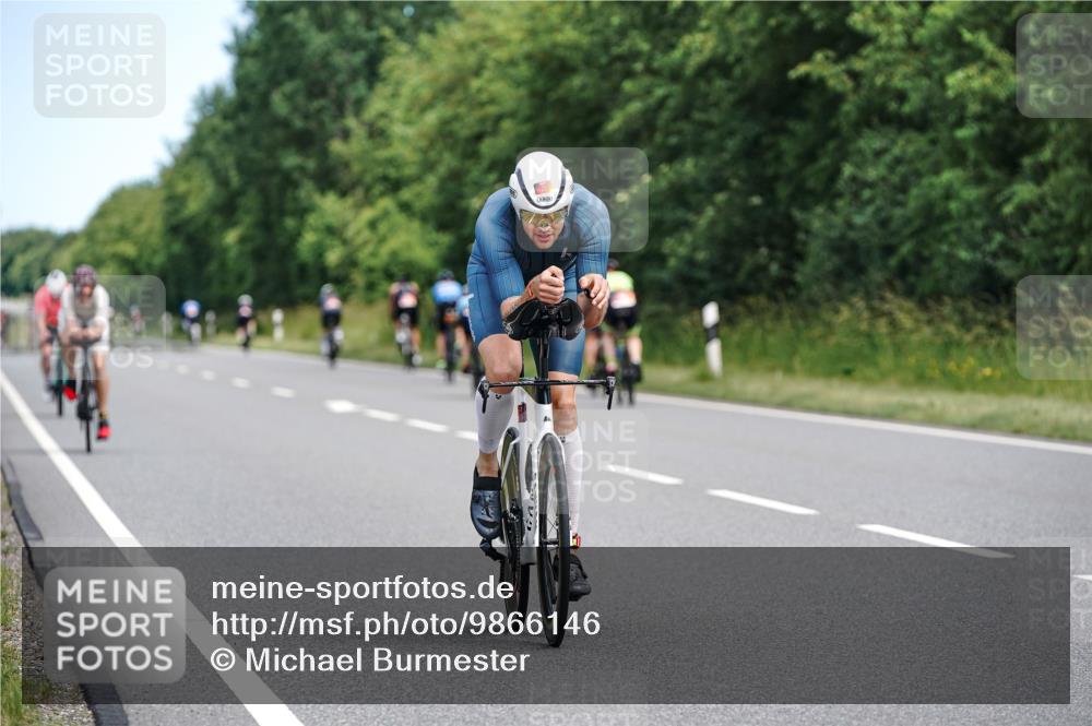 21.06.2026 - Viking Triathlon Michael Burmester http://msf.ph/oto/9866146 21.06.2026 12:04:30 Radfahren 73, 75, 78, 78, 96, 126, 172, 214, 252, 508, 613, 613, 659, 659, 665 meine-sportfotos.de