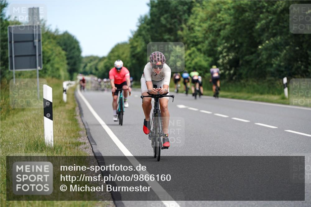 21.06.2026 - Viking Triathlon Michael Burmester http://msf.ph/oto/9866160 21.06.2026 12:04:33 Radfahren 73, 75, 78, 78, 96, 126, 172, 252, 613, 642, 659, 659, 665 meine-sportfotos.de