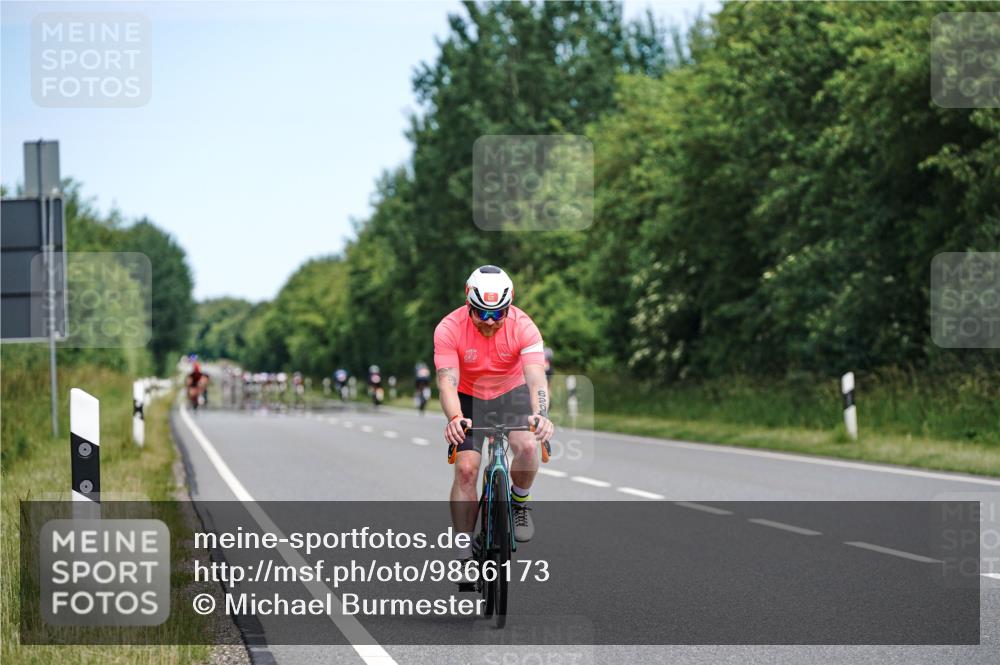 21.06.2026 - Viking Triathlon Michael Burmester http://msf.ph/oto/9866173 21.06.2026 12:04:35 Radfahren 73, 75, 78, 126, 172, 252, 613, 642, 659, 659, 665 meine-sportfotos.de