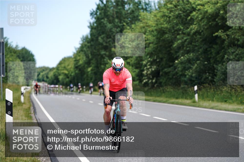 21.06.2026 - Viking Triathlon Michael Burmester http://msf.ph/oto/9866182 21.06.2026 12:04:35 Radfahren 73, 75, 78, 126, 172, 252, 613, 642, 659, 659, 665 meine-sportfotos.de